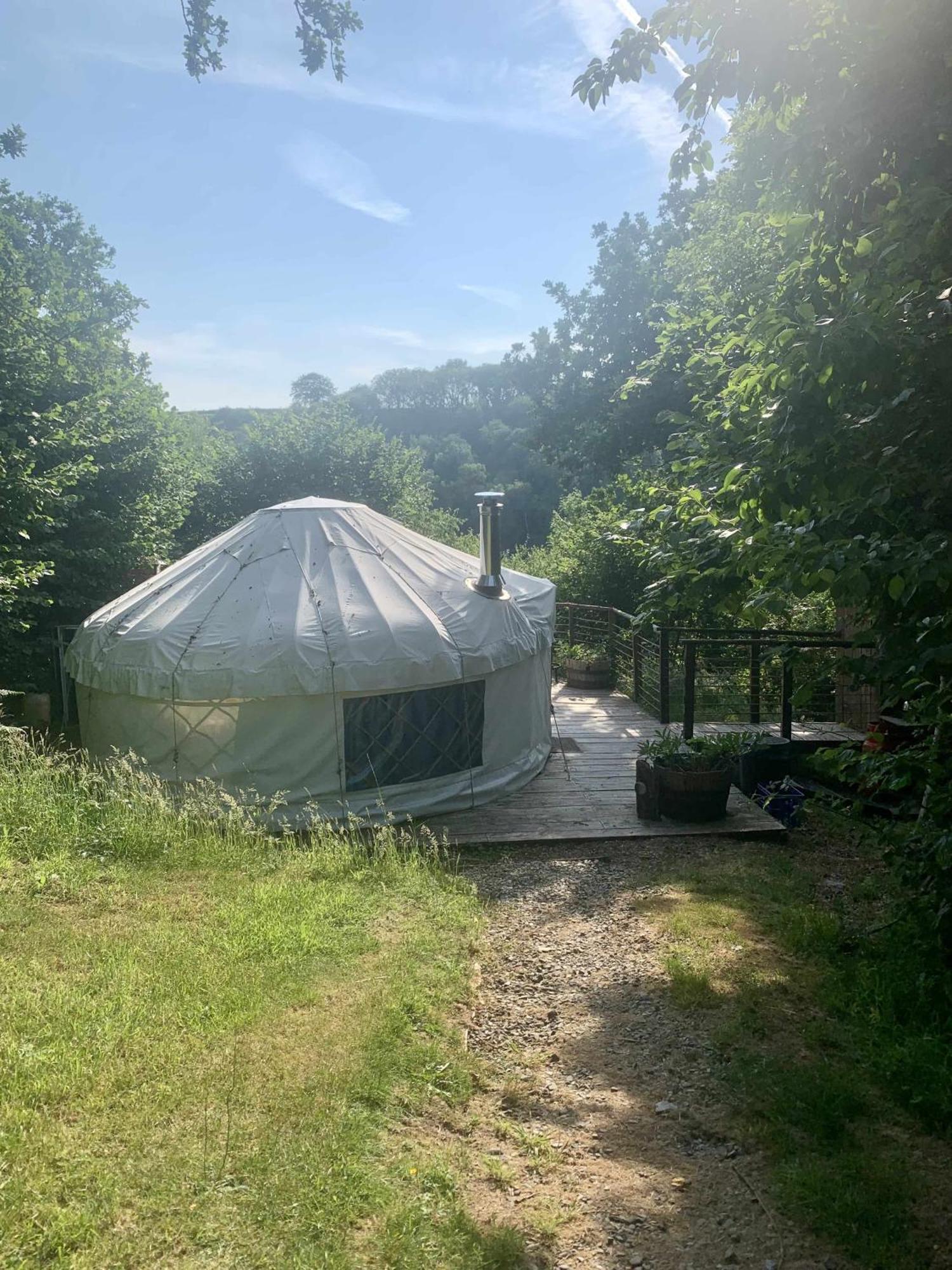 Ceridwen Glamping, Double Decker Bus And Yurts Hotel Llandysul ภายนอก รูปภาพ